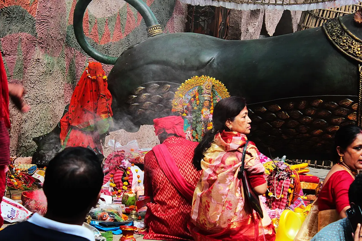 Bodhon, the awakening of the goddess, on the evening of Shashthi.